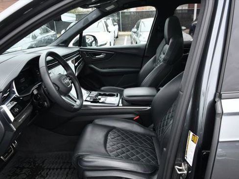 Used 2023 Audi SQ7 Prestige w/ Prestige Package AWD/4WD image 5