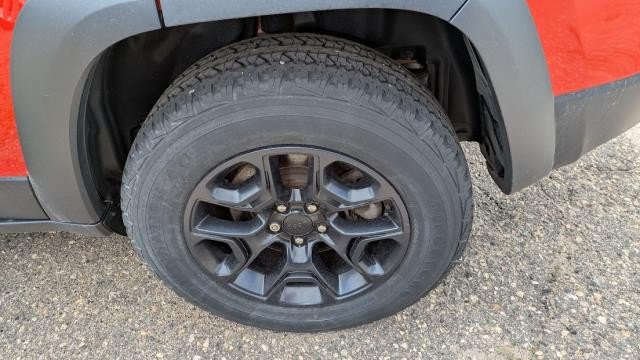 Used 2021 Jeep Cherokee Trailhawk AWD/4WD image 27