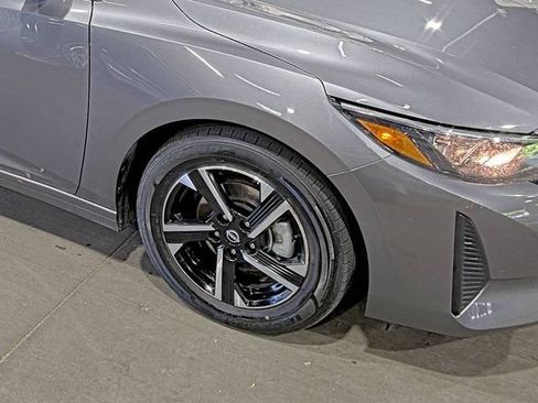 Used 2024 Nissan Sentra SV FWD image 8