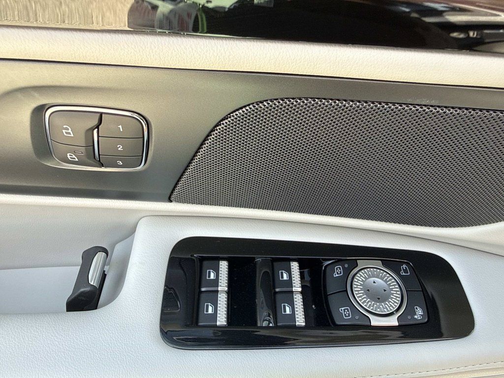 New 2026 Lincoln Nautilus Premier AWD/4WD image 19