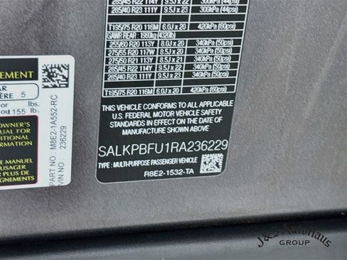 Used 2024 Land Rover Range Rover Long Wheelbase SE AWD/4WD image 42