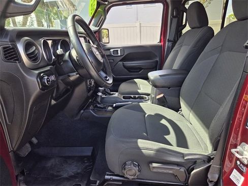 Used 2021 Jeep Gladiator Willys image 15