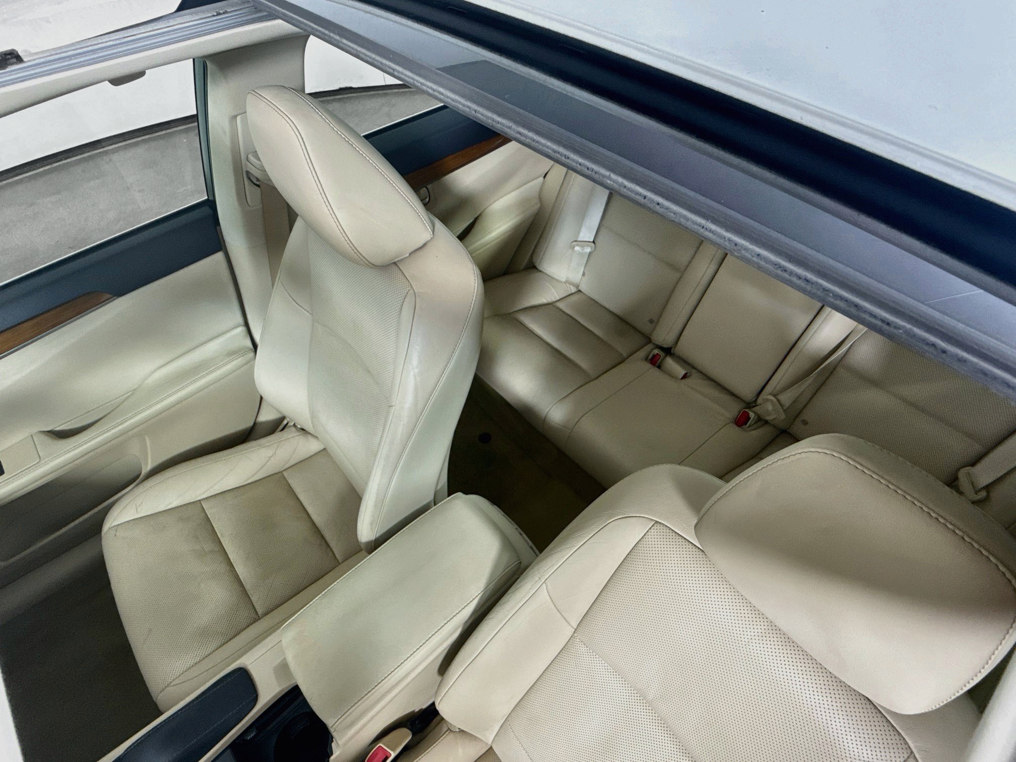Used 2013 Lexus ES 300h w/ Luxury Pkg FWD image 18