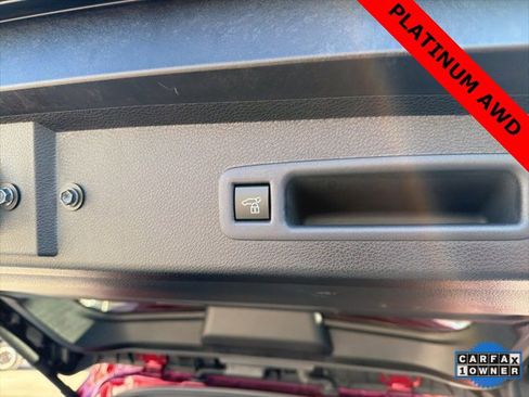 Used 2025 Toyota Sienna Platinum image 16