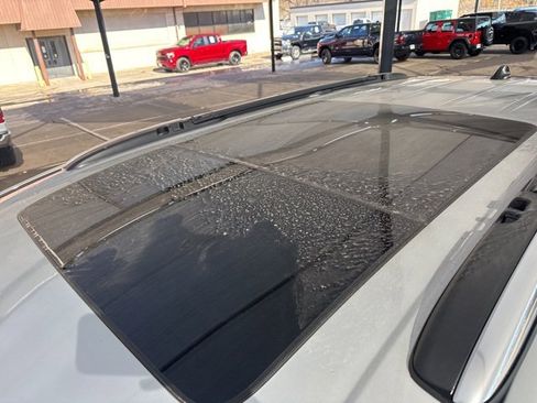 New 2026 Chrysler Pacifica Pinnacle image 13