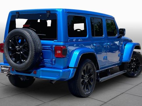 Used 2022 Jeep Wrangler Unlimited Sahara AWD/4WD image 12