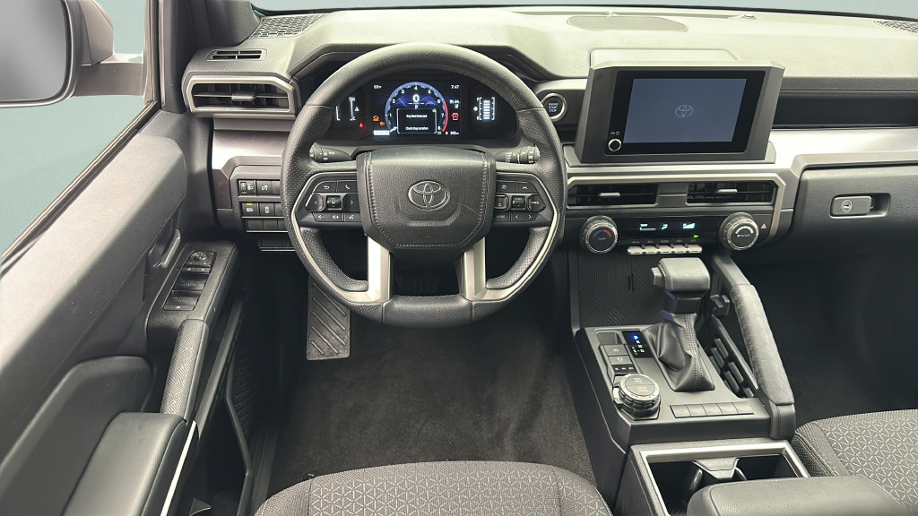 Used 2025 Toyota 4Runner SR5 AWD/4WD image 11