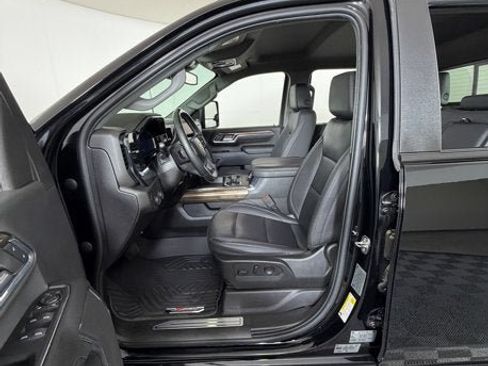 Used 2024 Chevrolet Silverado 2500 LT w/ Texas Edition AWD/4WD image 8