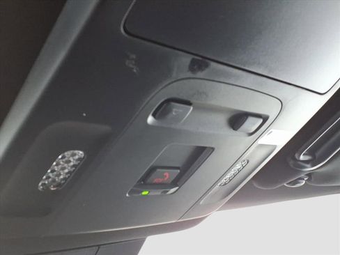 Used 2025 Toyota Camry SE image 36