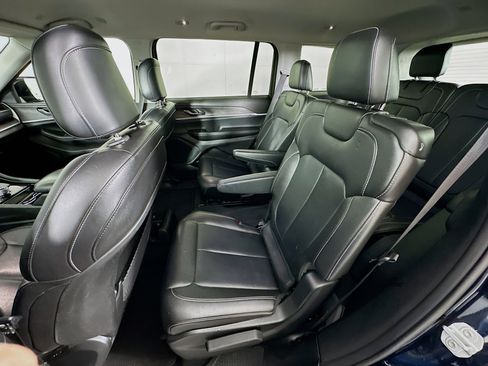 Used 2023 Jeep Grand Cherokee L Limited image 28