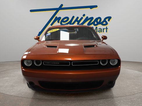 Used 2021 Dodge Challenger SXT image 4