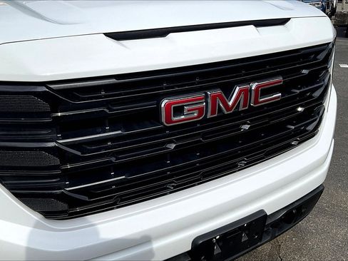 Used 2023 GMC Sierra 1500 Elevation image 24