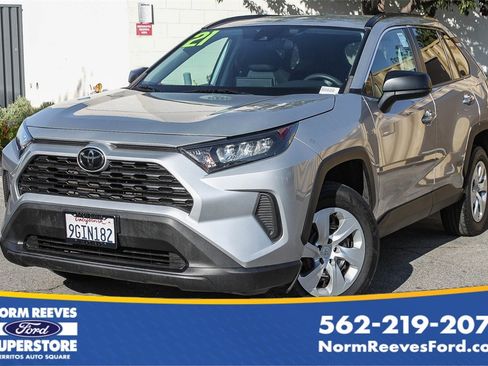 Used 2021 Toyota RAV4 LE image 1