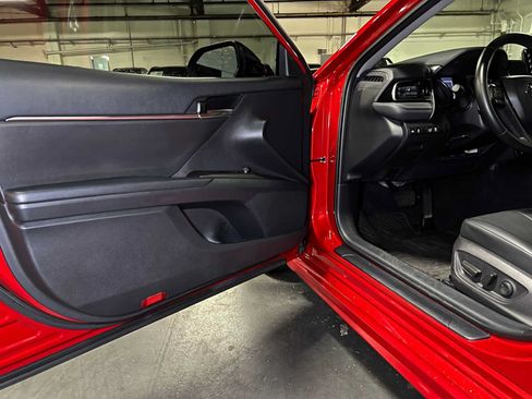 Used 2022 Toyota Camry SE w/ Audio Upgrade Package FWD image 19