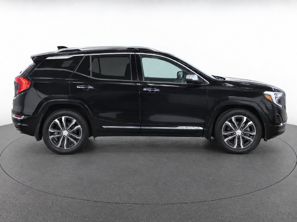 Used 2018 GMC Terrain Denali w/ Comfort Package AWD/4WD image 2