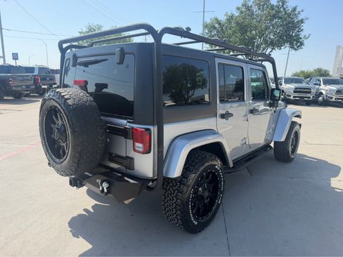 Used 2014 Jeep Wrangler Unlimited Sahara AWD/4WD image 3