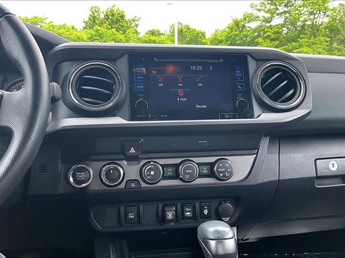 Used 2019 Toyota Tacoma TRD Off-Road AWD/4WD image 33