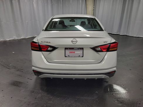 Used 2024 Nissan Altima 2.5 SV image 7