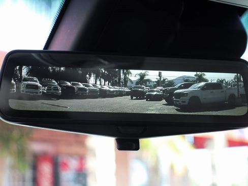 Used 2020 Cadillac Escalade ESV Luxury image 32