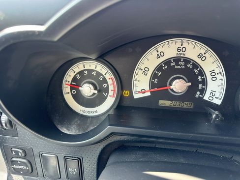 Used 2012 Toyota FJ Cruiser 4WD w/ Upgrade Pkg image 24