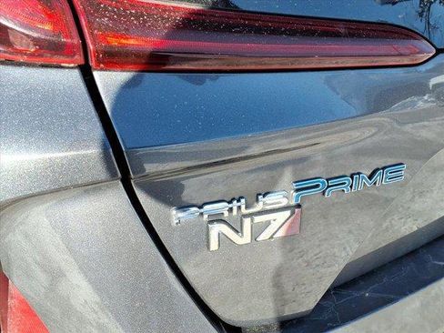 Used 2017 Toyota Prius Prime Premium image 11