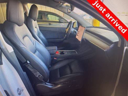 Used 2021 Tesla Model Y 2WD image 9