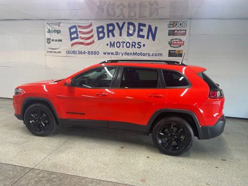 Used 2021 Jeep Cherokee Latitude Plus w/ Sun & Sound Group image 5