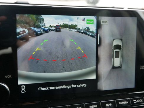 New 2025 Nissan Pathfinder SL image 11