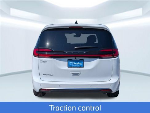 New 2027 Chrysler Pacifica Select FWD image 5