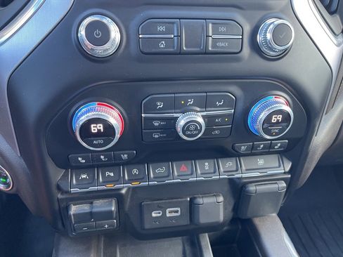 Used 2019 GMC Sierra 1500 SLT w/ SLT Premium Plus Package image 17