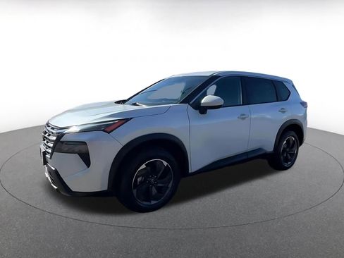 Used 2025 Nissan Rogue SV image 8