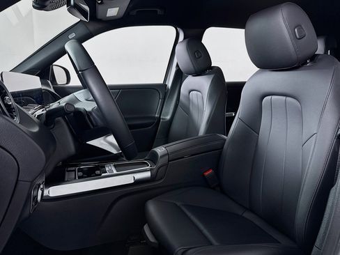 Certified 2026 Mercedes-Benz GLB 250 GLB 250 image 17