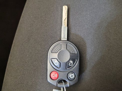 Used 2017 Ford Focus SE image 32