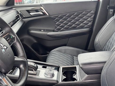 Used 2023 Mitsubishi Outlander SEL image 11