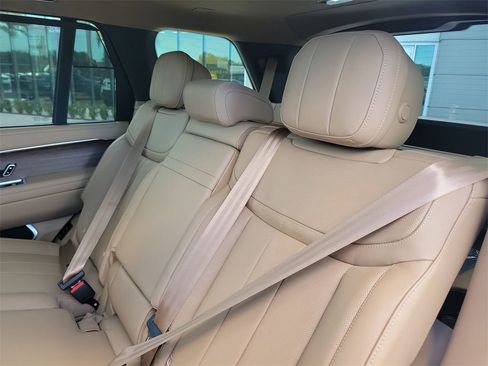 New 2026 Land Rover Range Rover Long Wheelbase SE image 15