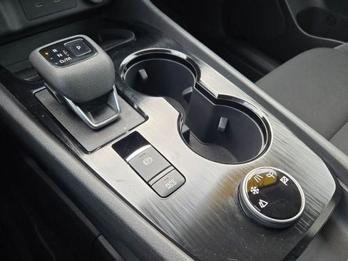 Used 2025 Nissan Rogue S image 27