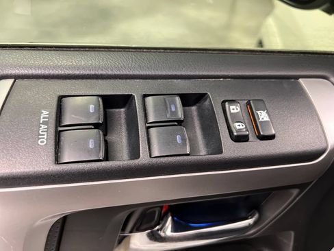 Used 2018 Toyota 4Runner Limited w/ Four Season Floor Mat Package AWD/4WD image 15