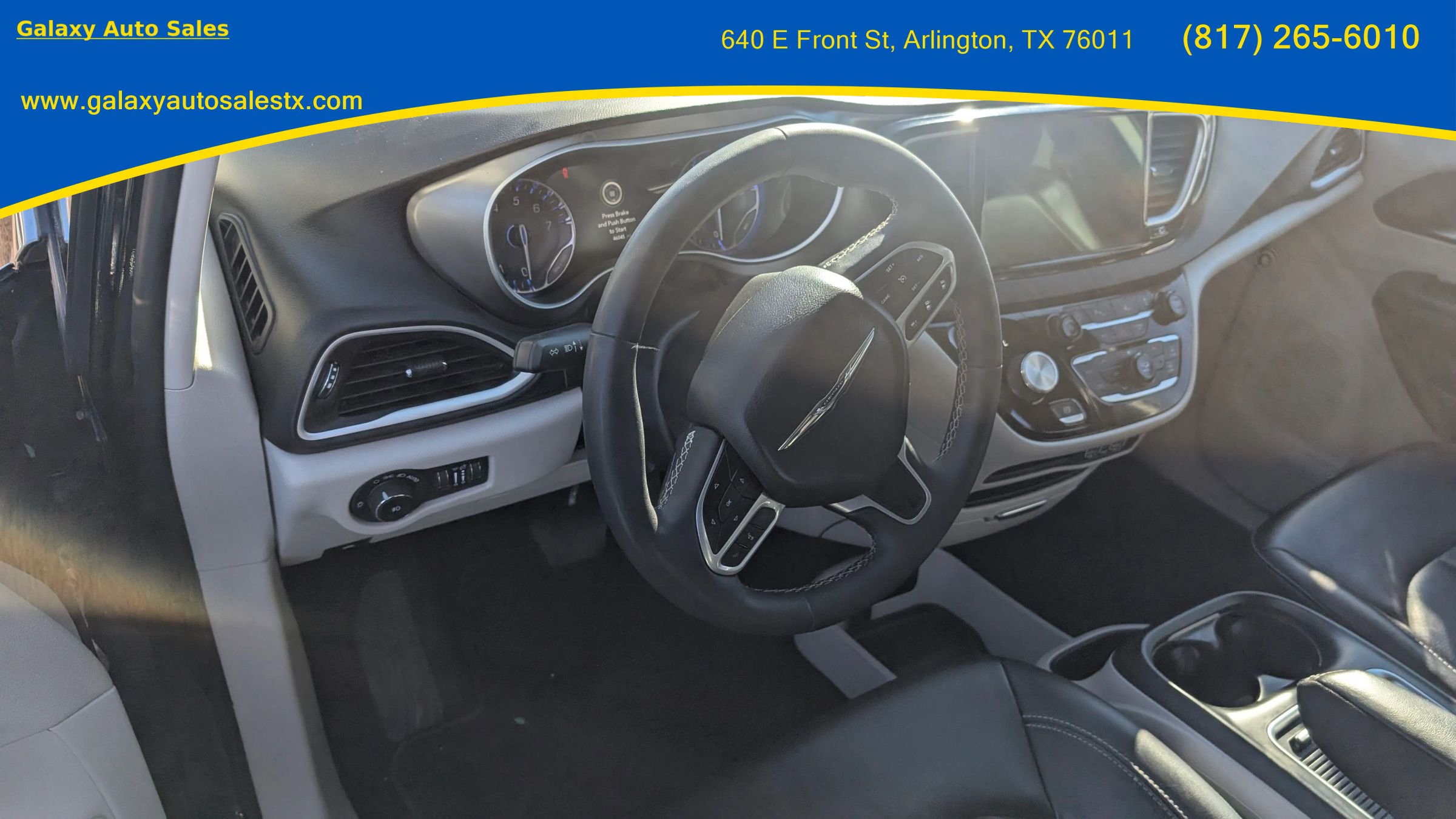 Used 2024 Chrysler Pacifica Touring-L FWD image 12