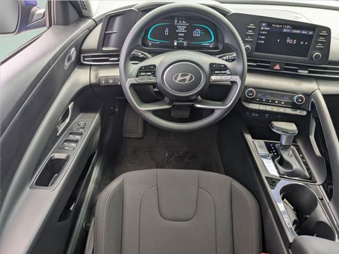 New 2025 Hyundai Elantra Blue image 6