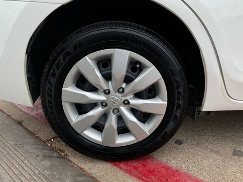 Used 2016 Toyota Corolla LE image 9