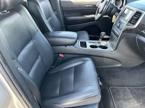 Used 2013 Jeep Grand Cherokee Laredo RWD image 12