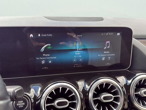 Certified 2021 Mercedes-Benz GLA 250 4MATIC image 16