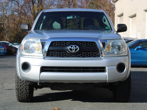 Used 2011 Toyota Tacoma 4x4 Access Cab image 2