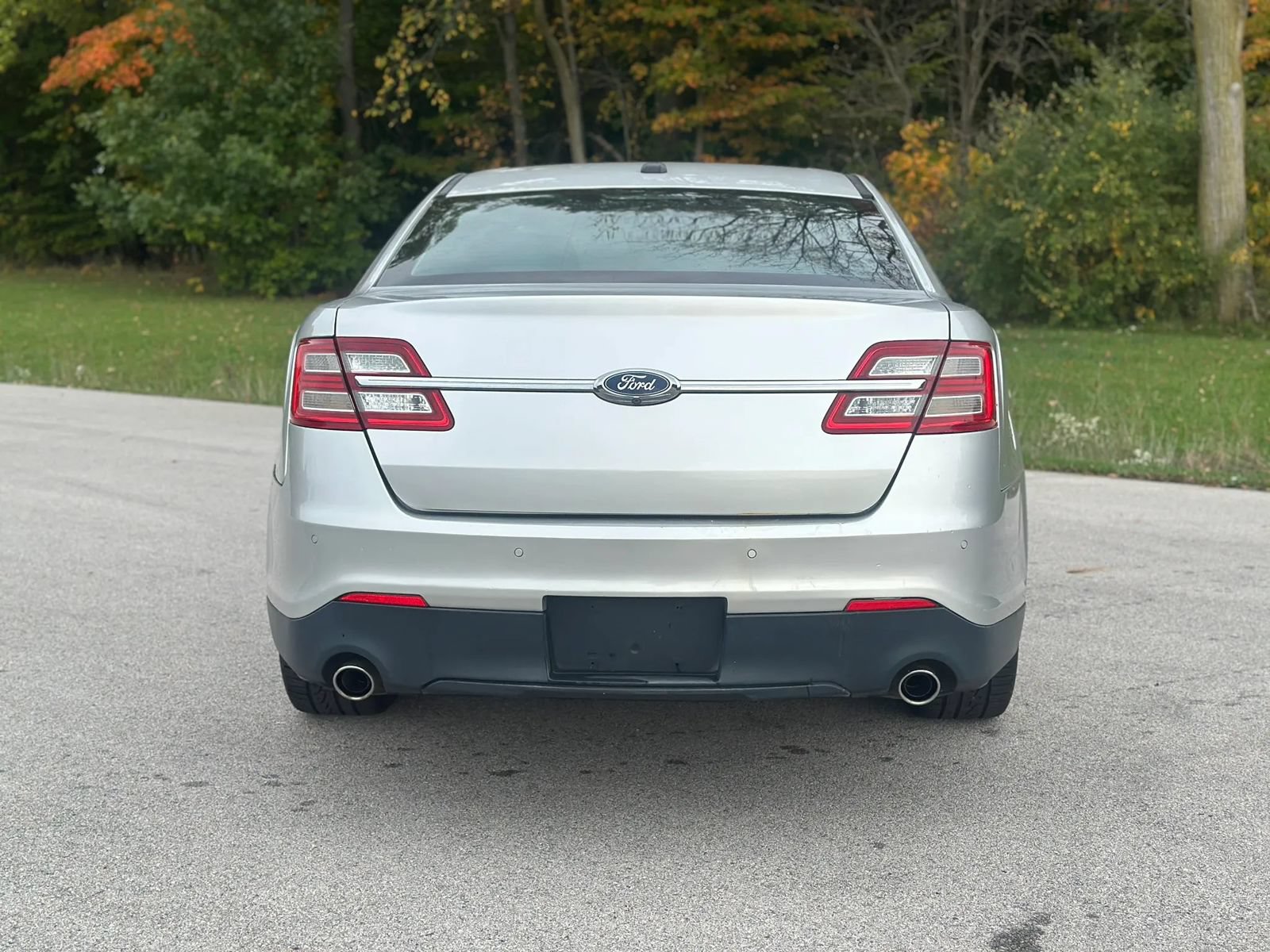 Used 2015 Ford Taurus Limited FWD image 6
