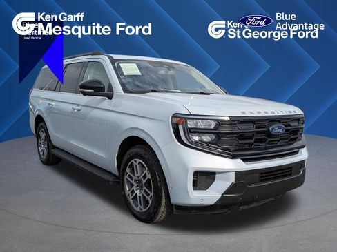 Used 2025 Ford Expedition Max Active AWD/4WD image 1