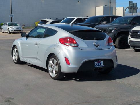 Used 2014 Hyundai Veloster FWD image 8