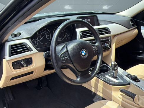 Used 2018 BMW 320i Sedan w/ Convenience Package RWD image 4