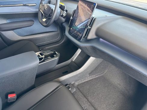 New 2026 Volvo EX30 Cross Country Ultra image 15