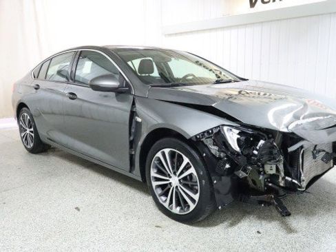 Used 2019 Buick Regal Preferred w/ Driver Confidence Package I image 5