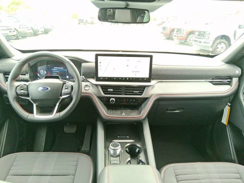 New 2025 Ford Explorer ST-Line w/ Premium Package AWD/4WD image 12